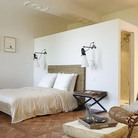 Le Manoir De La / Adults Only