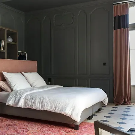 Le Manoir De La / Adults Only Bed & Breakfast