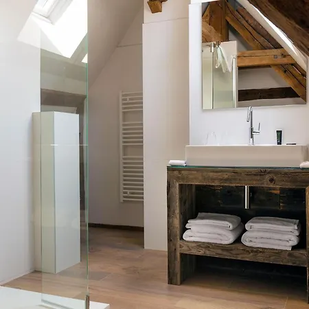 Le Manoir De La / Adults Only Bed & Breakfast